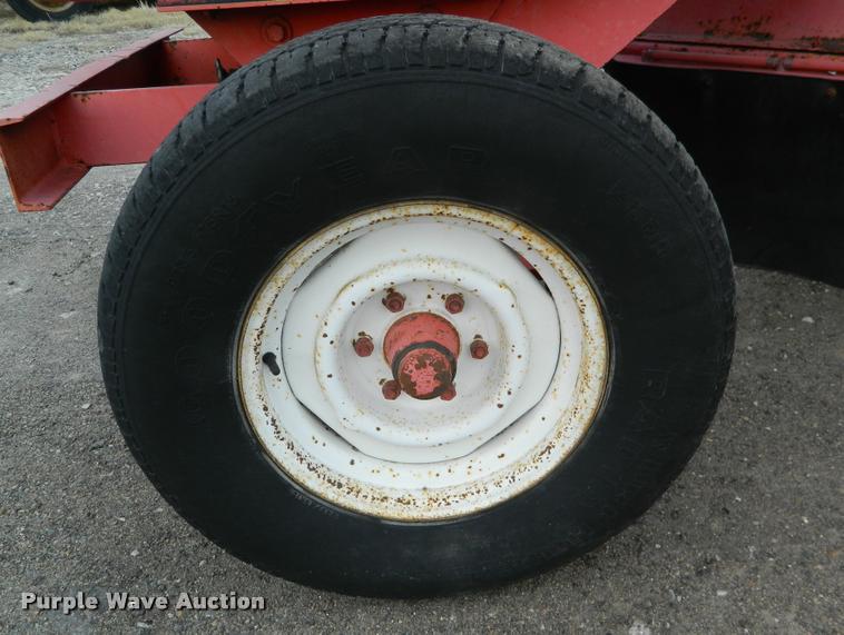 image for item K2689 1994 Waldon Sweep Master II sweeper