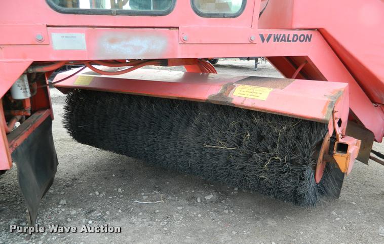 image for item K2689 1994 Waldon Sweep Master II sweeper