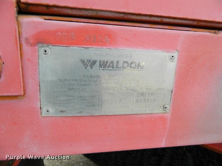 image for item K2689 1994 Waldon Sweep Master II sweeper