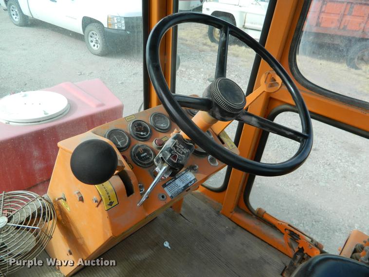 image for item K2689 1994 Waldon Sweep Master II sweeper