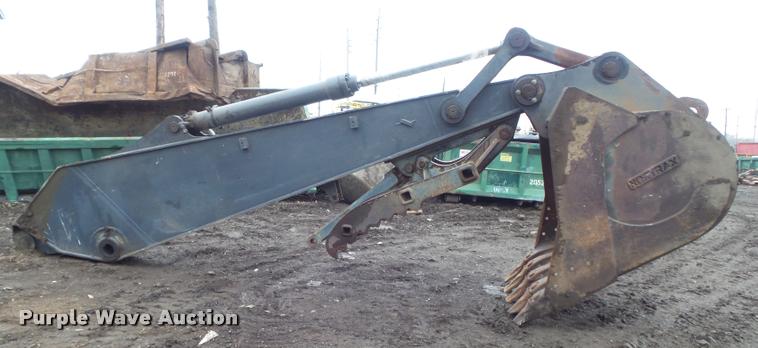 image for item K7696 2006 John Deere 350D excavator stick and bucket