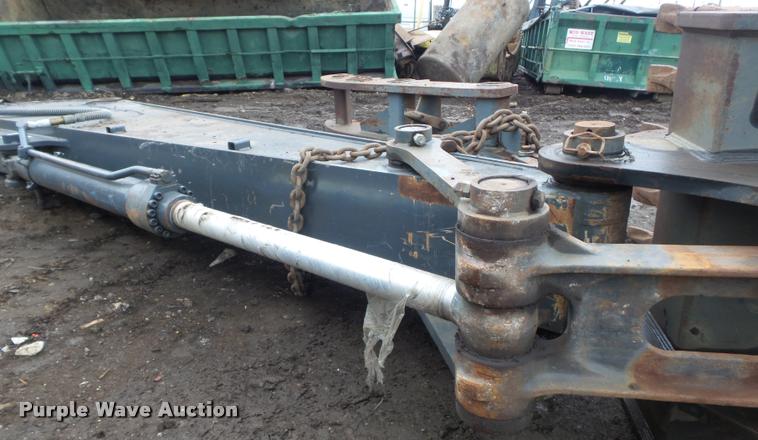 image for item K7696 2006 John Deere 350D excavator stick and bucket