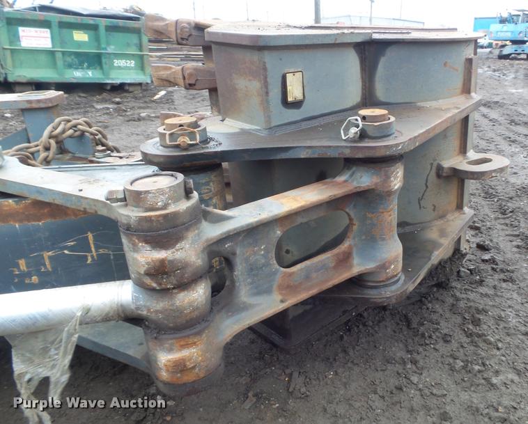 image for item K7696 2006 John Deere 350D excavator stick and bucket