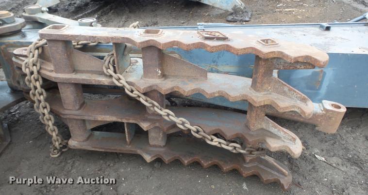 image for item K7696 2006 John Deere 350D excavator stick and bucket