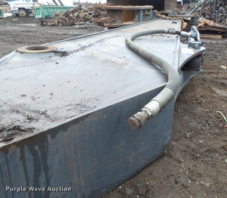 image for item K7696 2006 John Deere 350D excavator stick and bucket