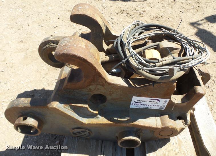 image for item L1567 Central Fabricators Inc. excavator quick attach