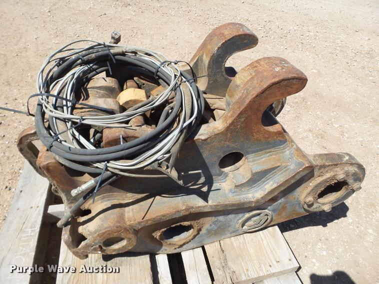 image for item L1567 Central Fabricators Inc. excavator quick attach