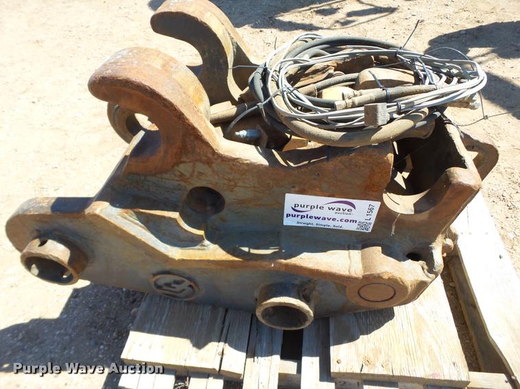 image for item L1567 Central Fabricators Inc. excavator quick attach