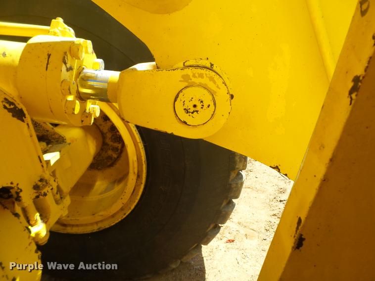 image for item L1568 2000 New Holland LW190 wheel loader