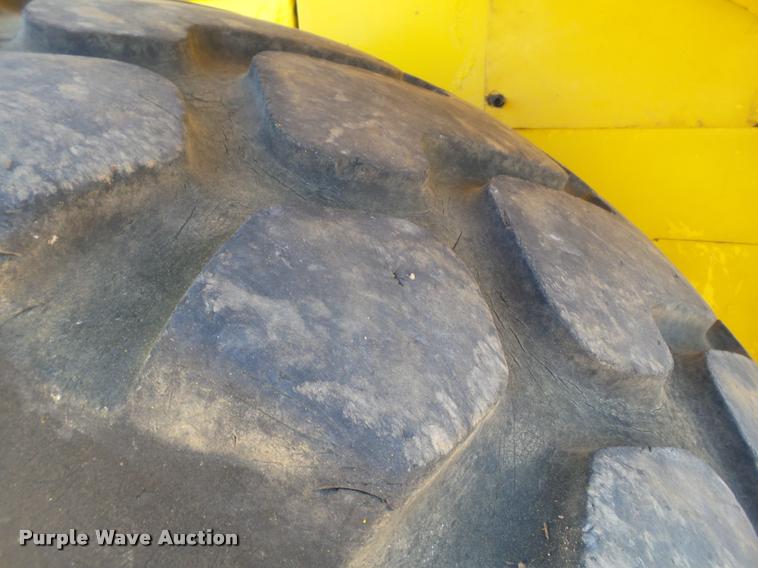 image for item L1568 2000 New Holland LW190 wheel loader