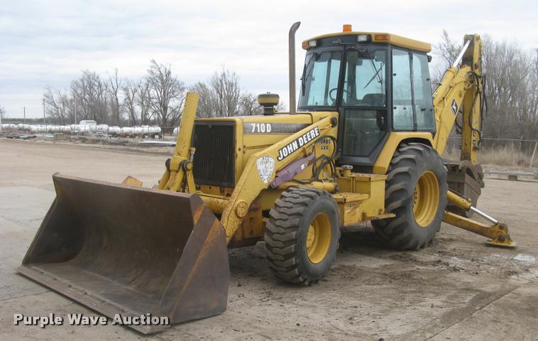 image for item L3987 1995 John Deere 710D backhoe