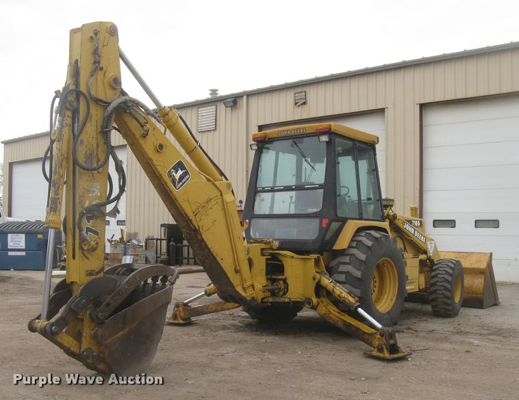 image for item L3987 1995 John Deere 710D backhoe