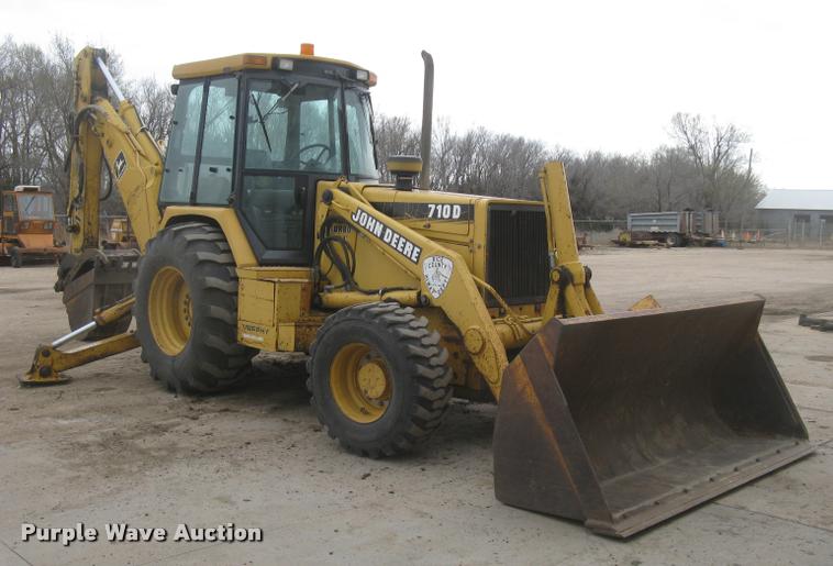 image for item L3987 1995 John Deere 710D backhoe