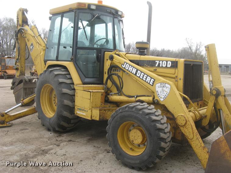 image for item L3987 1995 John Deere 710D backhoe