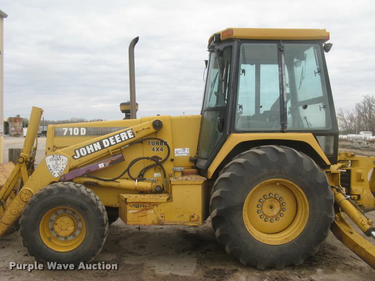 image for item L3987 1995 John Deere 710D backhoe