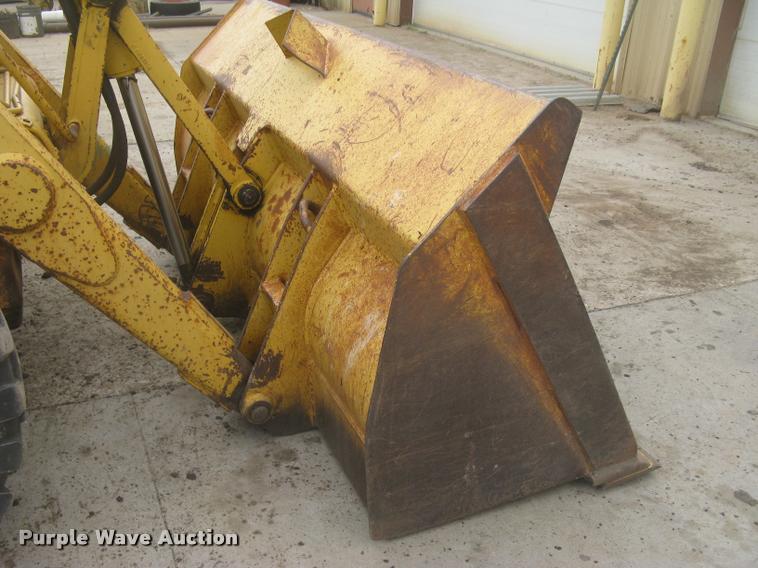 image for item L3987 1995 John Deere 710D backhoe