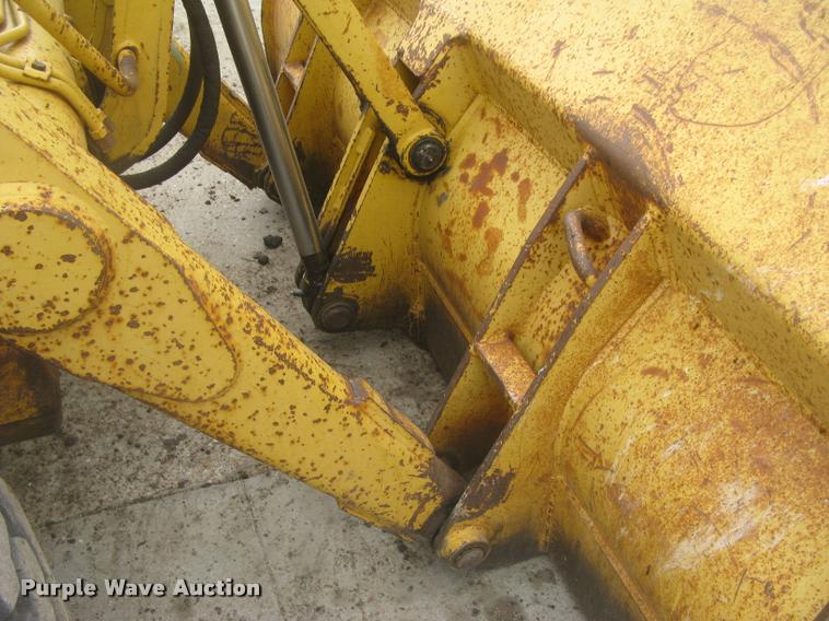 image for item L3987 1995 John Deere 710D backhoe