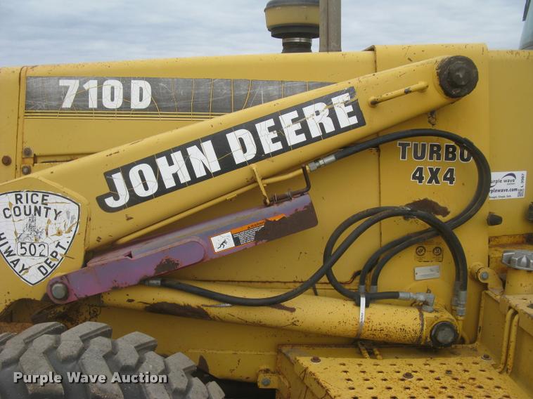 image for item L3987 1995 John Deere 710D backhoe