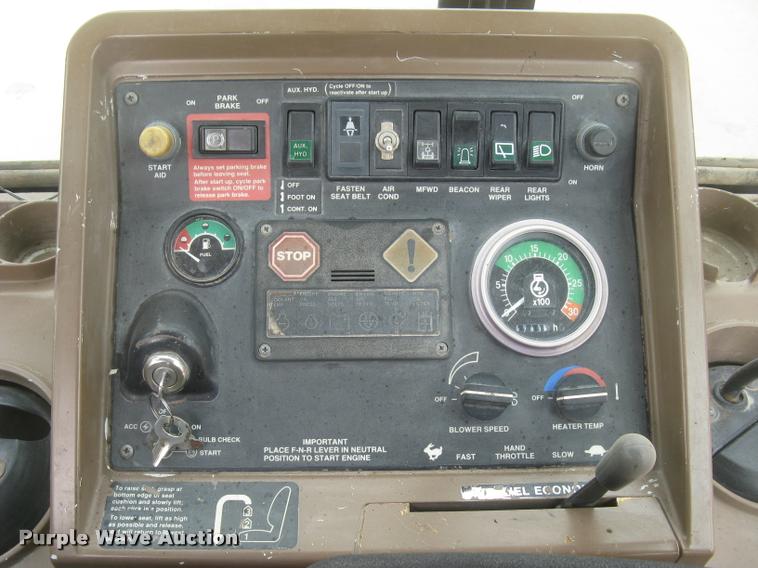 image for item L3987 1995 John Deere 710D backhoe