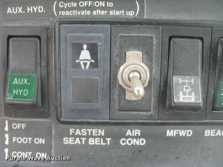 image for item L3987 1995 John Deere 710D backhoe