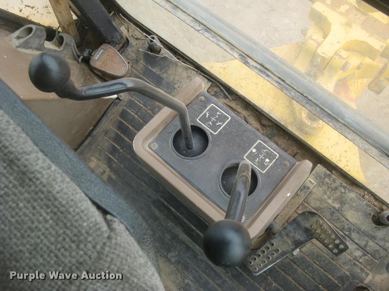 image for item L3987 1995 John Deere 710D backhoe