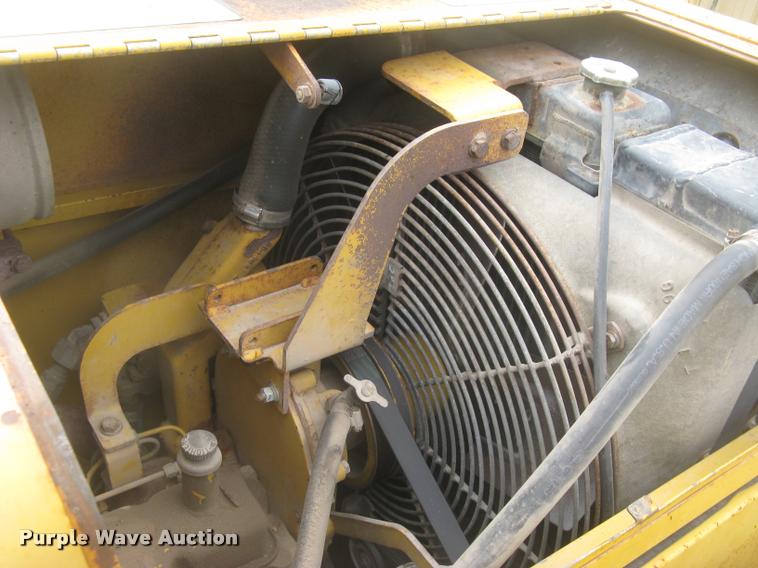 image for item L3987 1995 John Deere 710D backhoe