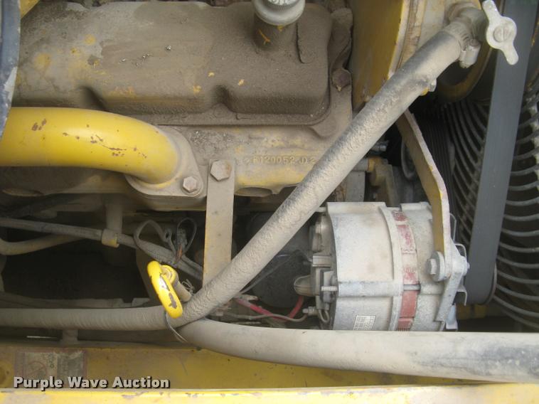 image for item L3987 1995 John Deere 710D backhoe