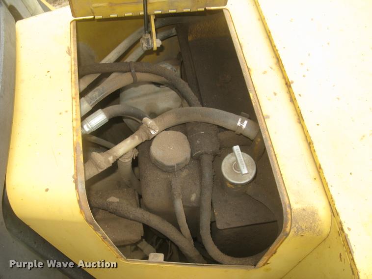 image for item L3987 1995 John Deere 710D backhoe