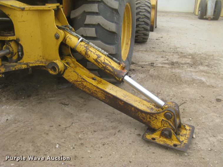 image for item L3987 1995 John Deere 710D backhoe