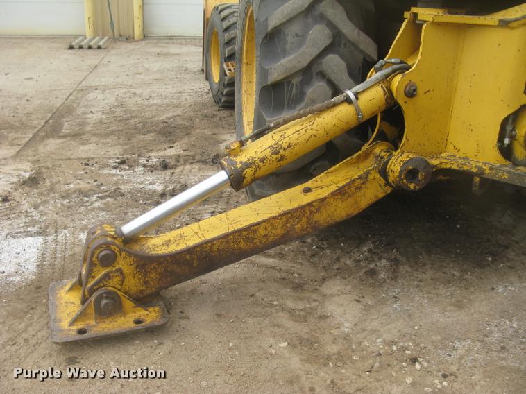 image for item L3987 1995 John Deere 710D backhoe