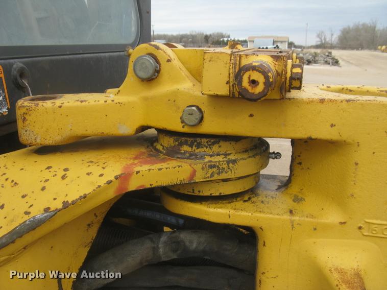 image for item L3987 1995 John Deere 710D backhoe