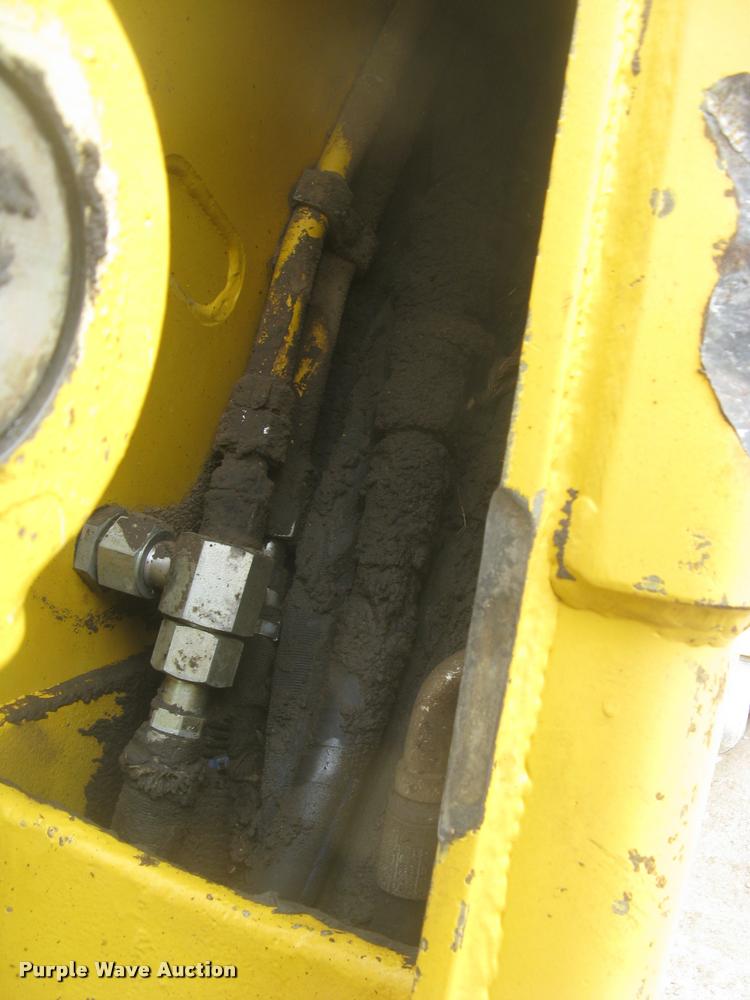 image for item L3987 1995 John Deere 710D backhoe