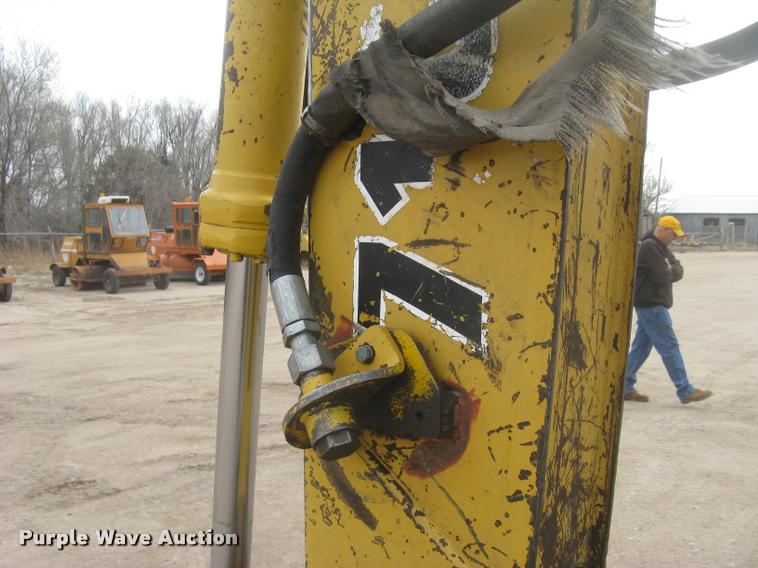 image for item L3987 1995 John Deere 710D backhoe