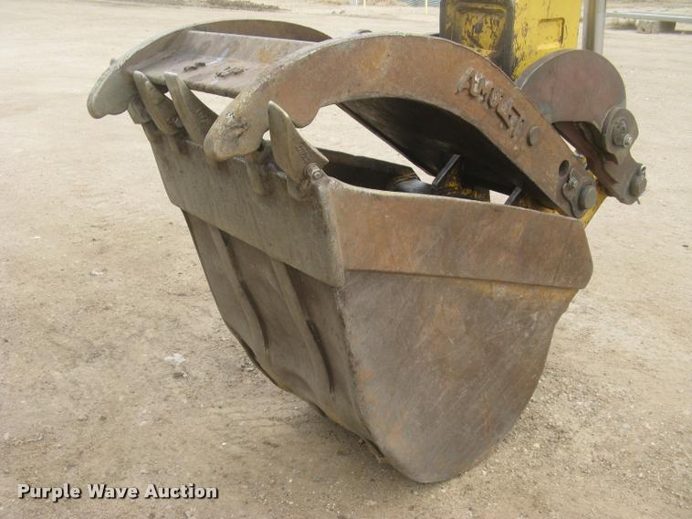 image for item L3987 1995 John Deere 710D backhoe