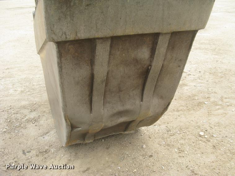 image for item L3987 1995 John Deere 710D backhoe