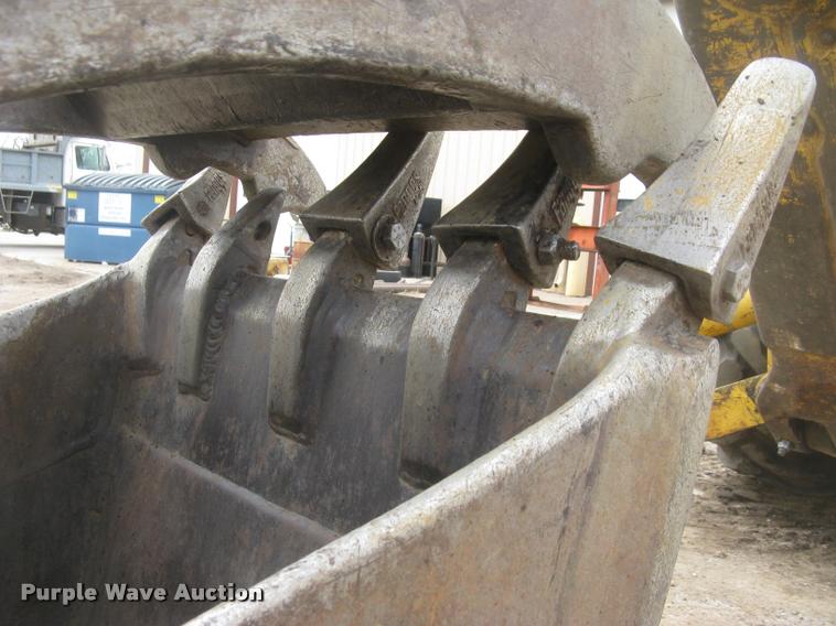 image for item L3987 1995 John Deere 710D backhoe