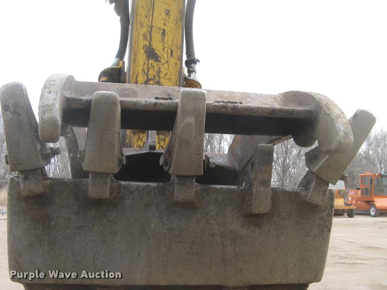 image for item L3987 1995 John Deere 710D backhoe