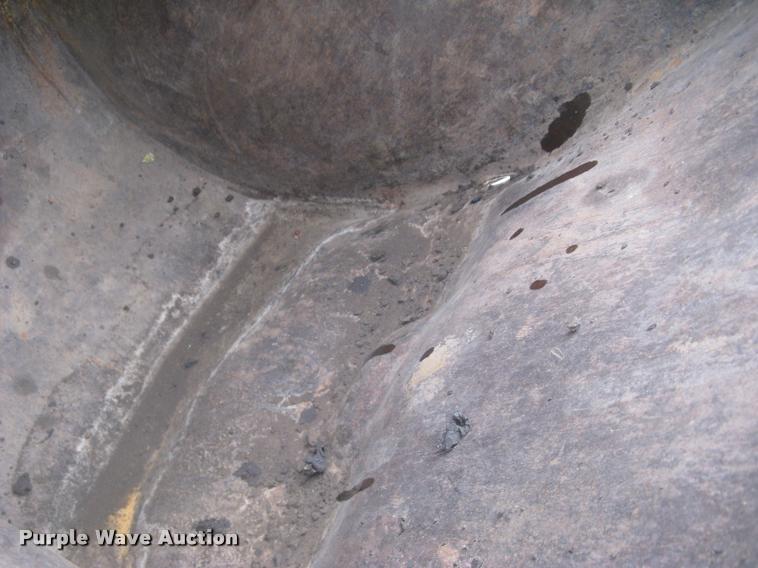 image for item L3987 1995 John Deere 710D backhoe