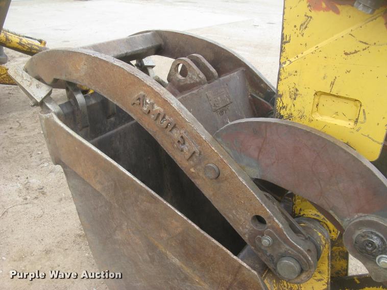 image for item L3987 1995 John Deere 710D backhoe