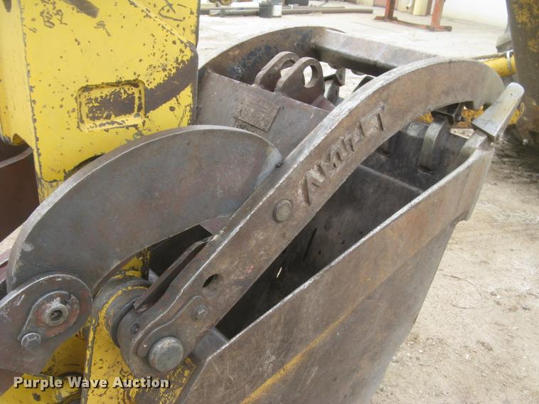 image for item L3987 1995 John Deere 710D backhoe