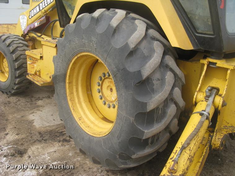 image for item L3987 1995 John Deere 710D backhoe
