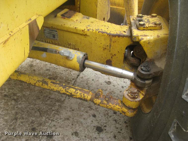 image for item L3987 1995 John Deere 710D backhoe