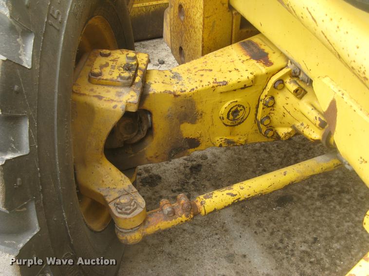 image for item L3987 1995 John Deere 710D backhoe