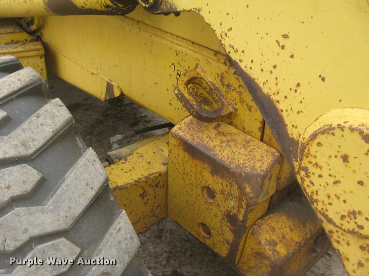 image for item L3987 1995 John Deere 710D backhoe