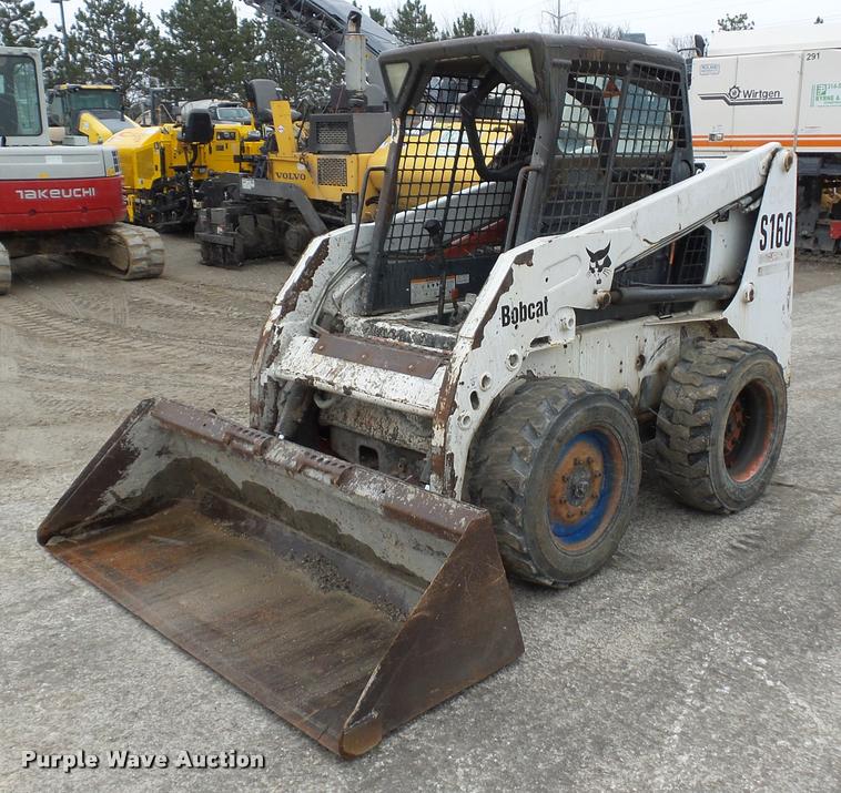 image for item L4519 2004 Bobcat S160 skid steer