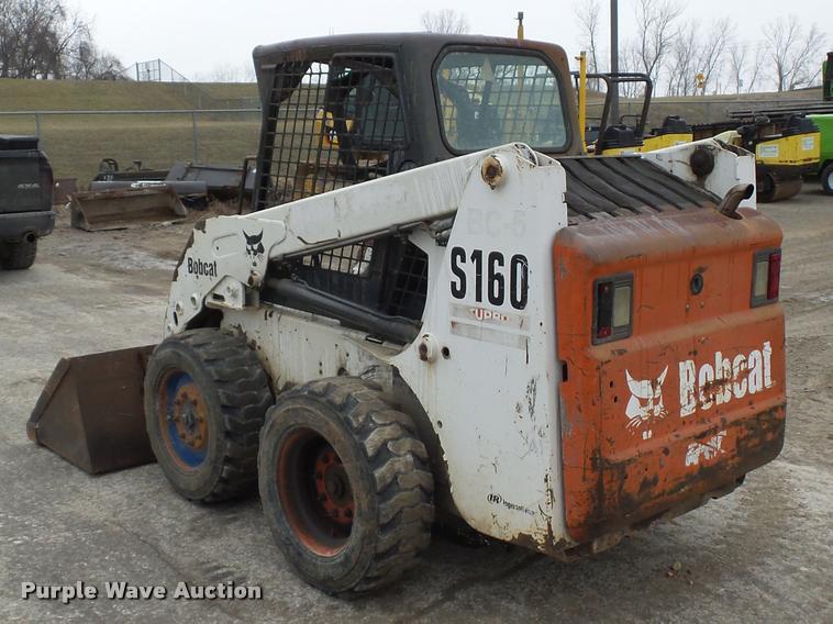 image for item L4519 2004 Bobcat S160 skid steer