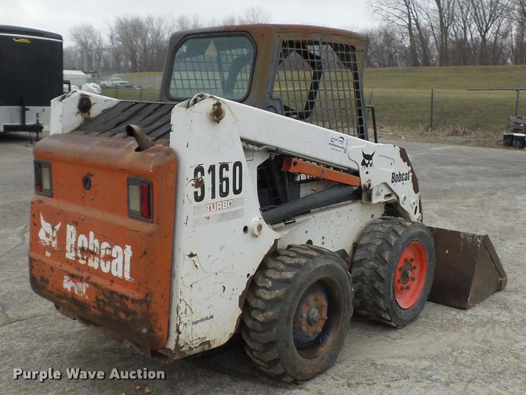image for item L4519 2004 Bobcat S160 skid steer