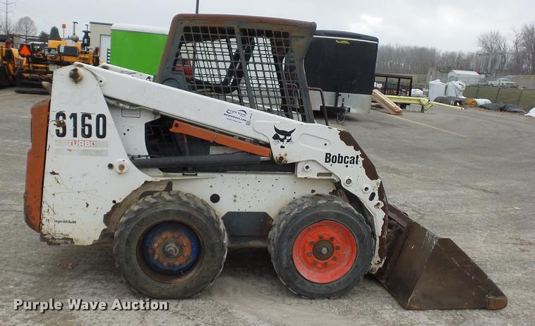 image for item L4519 2004 Bobcat S160 skid steer