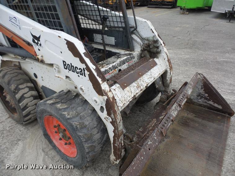 image for item L4519 2004 Bobcat S160 skid steer