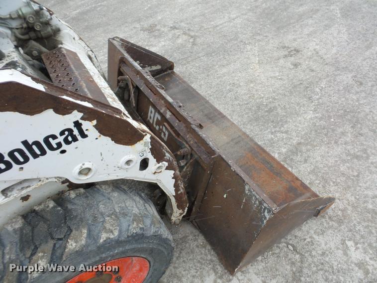 image for item L4519 2004 Bobcat S160 skid steer